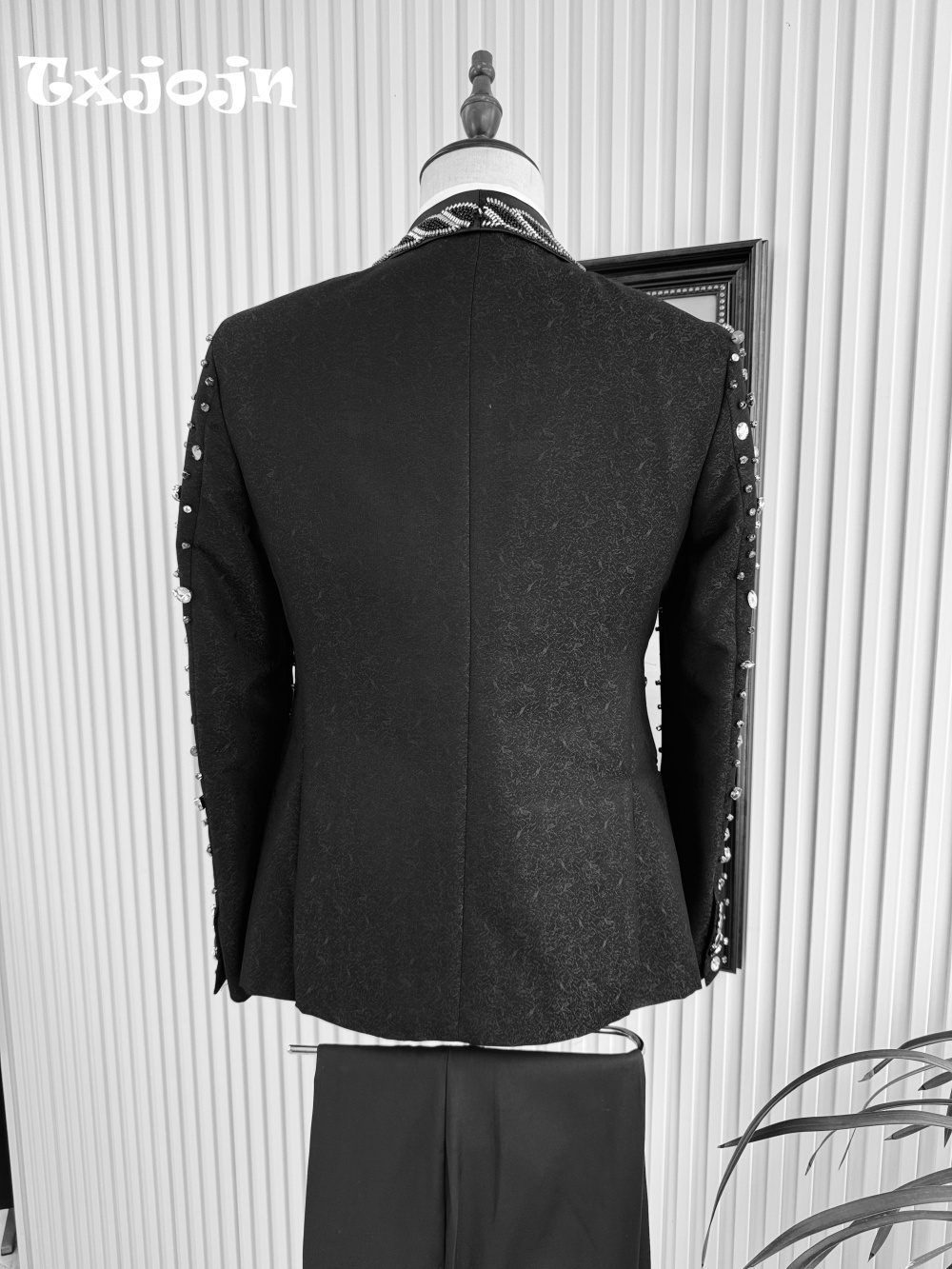 Elegant Crystal Business Suit  – Men'S Grooming Trends recenzja i cena
