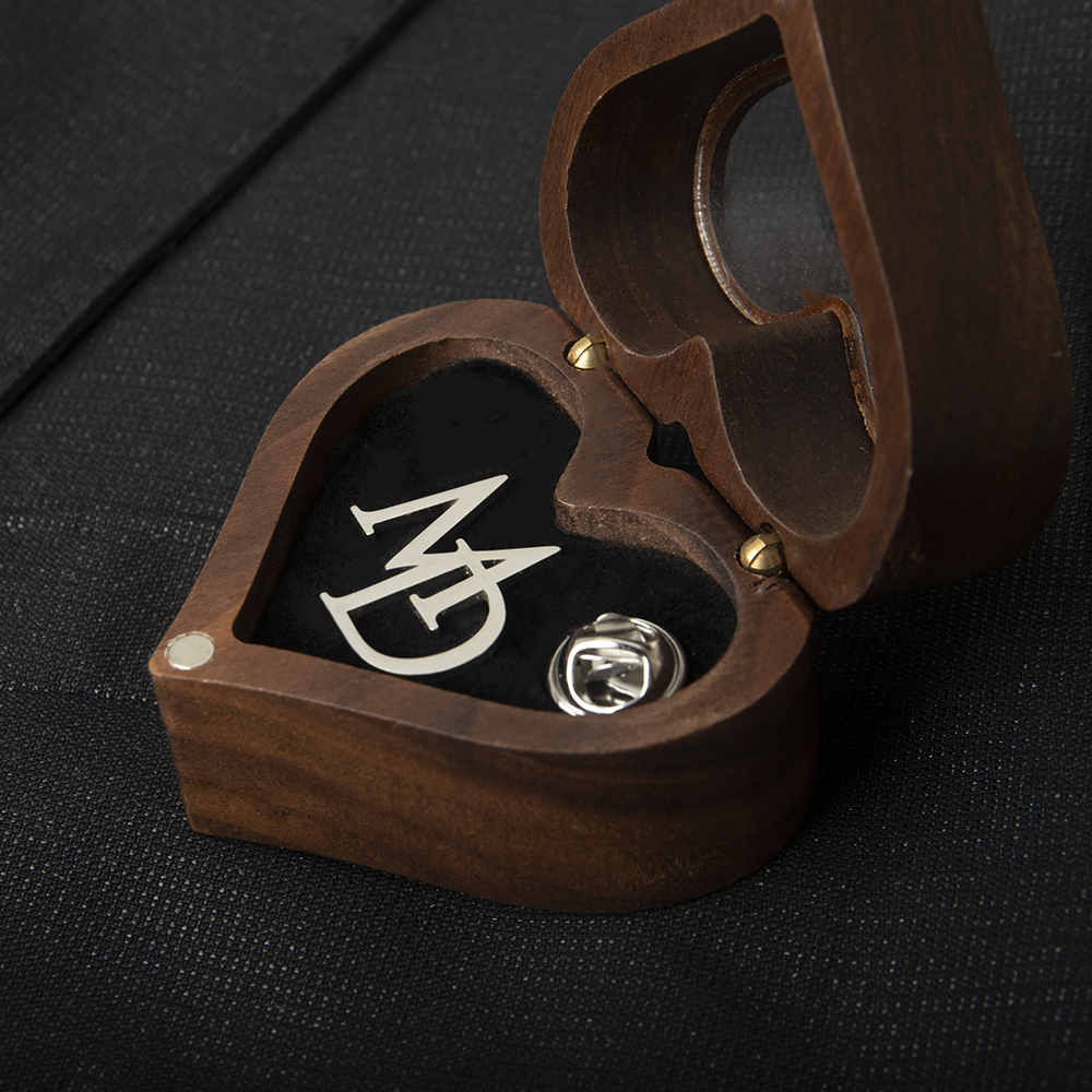 Tangula Custom Initials Brooch – Men'S Grooming For Wedding recenzja i cena